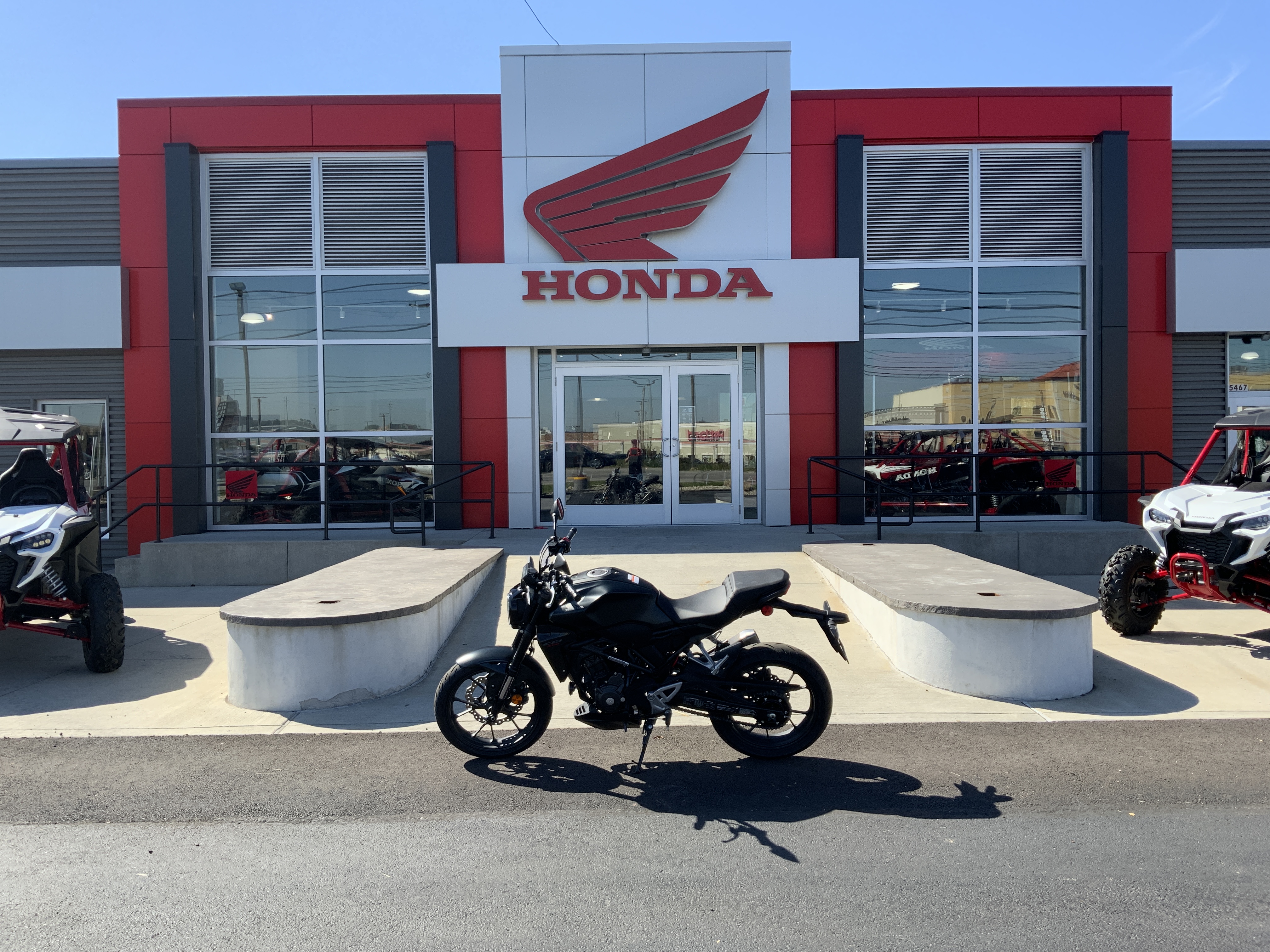 2025 Honda CB300R ABS